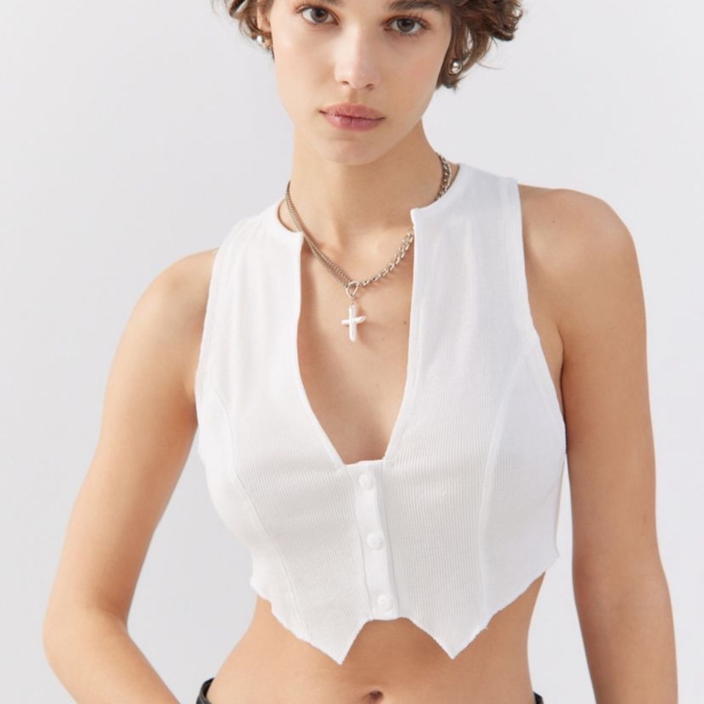 UO CROP VEST
